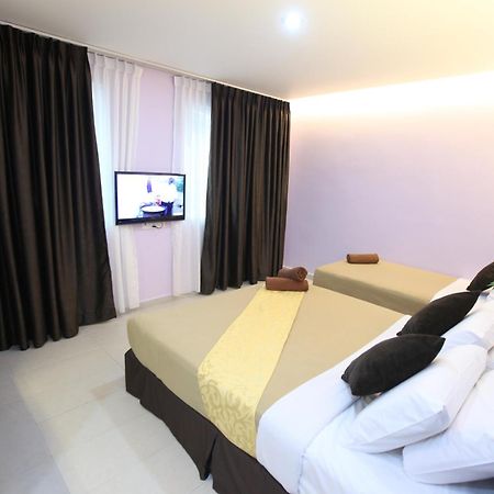 Al Huda Hotel Malacca Esterno foto